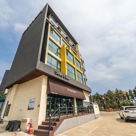 סאוגוויפו Sunrise Hotel Jungmun Branch מראה חיצוני תמונה