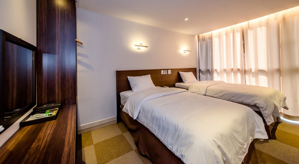 סאוגוויפו Sunrise Hotel Jungmun Branch מראה חיצוני תמונה