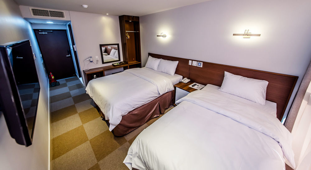 סאוגוויפו Sunrise Hotel Jungmun Branch מראה חיצוני תמונה