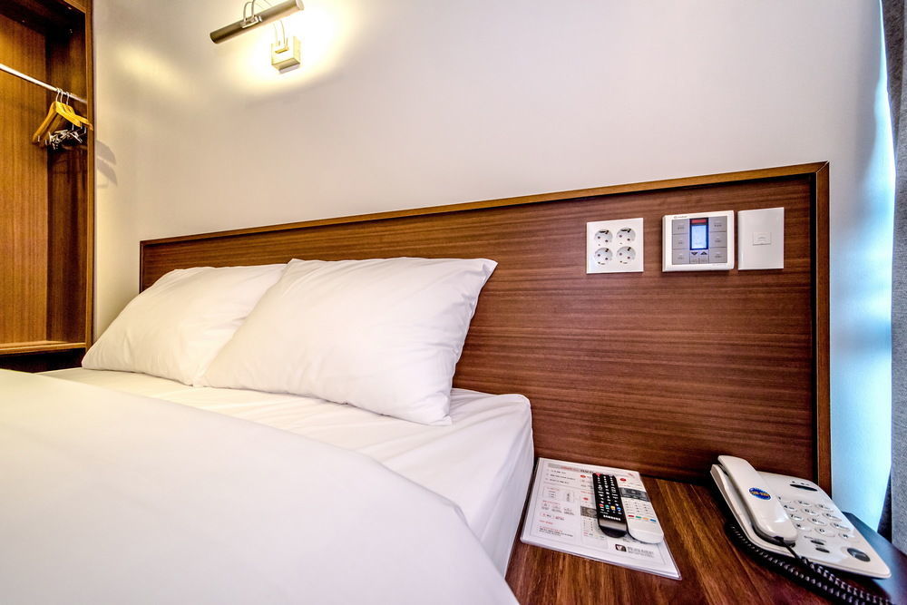 סאוגוויפו Sunrise Hotel Jungmun Branch מראה חיצוני תמונה