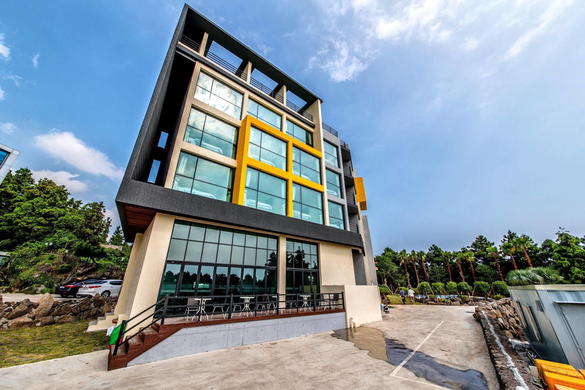 סאוגוויפו Sunrise Hotel Jungmun Branch מראה חיצוני תמונה