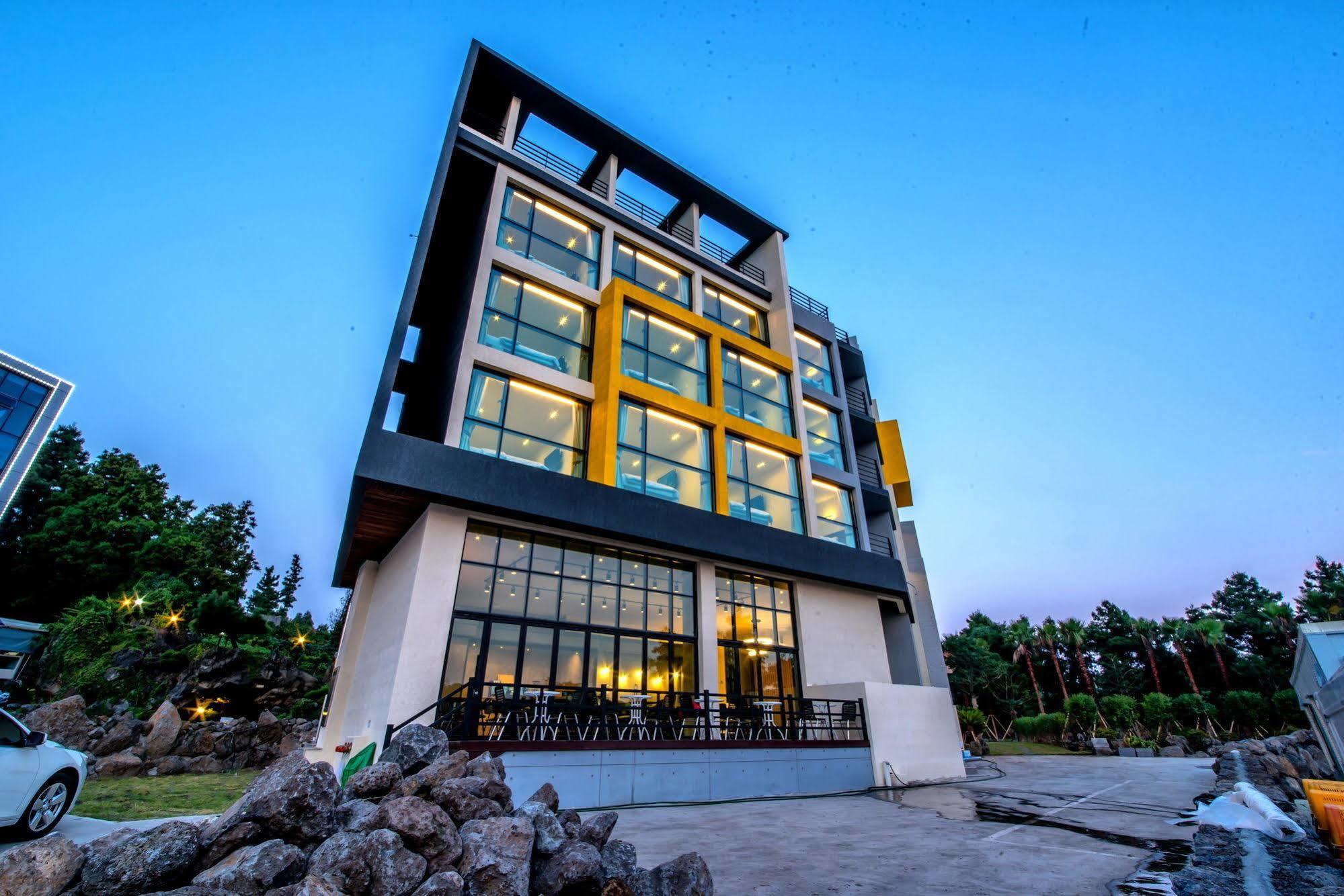 סאוגוויפו Sunrise Hotel Jungmun Branch מראה חיצוני תמונה