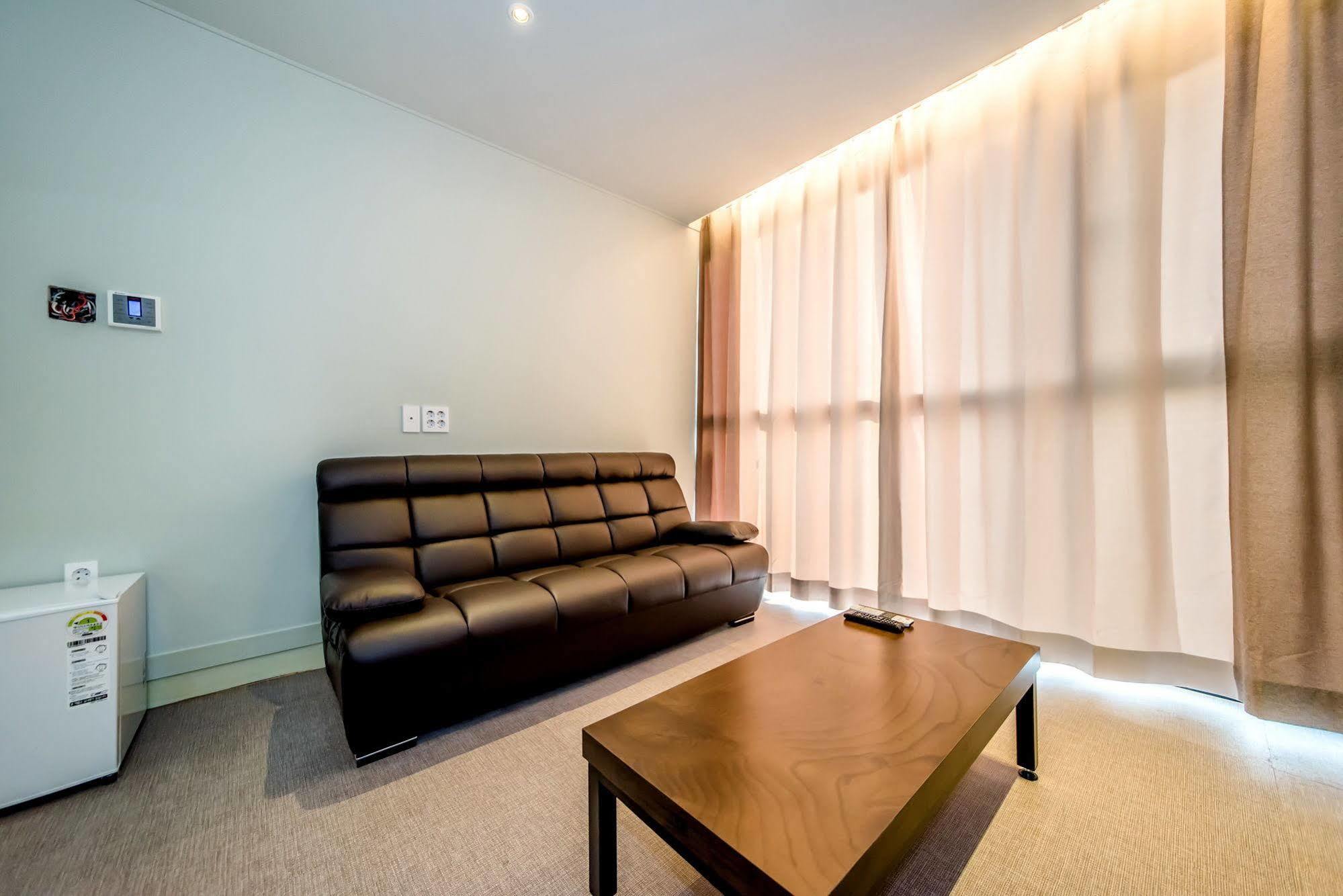 סאוגוויפו Sunrise Hotel Jungmun Branch מראה חיצוני תמונה
