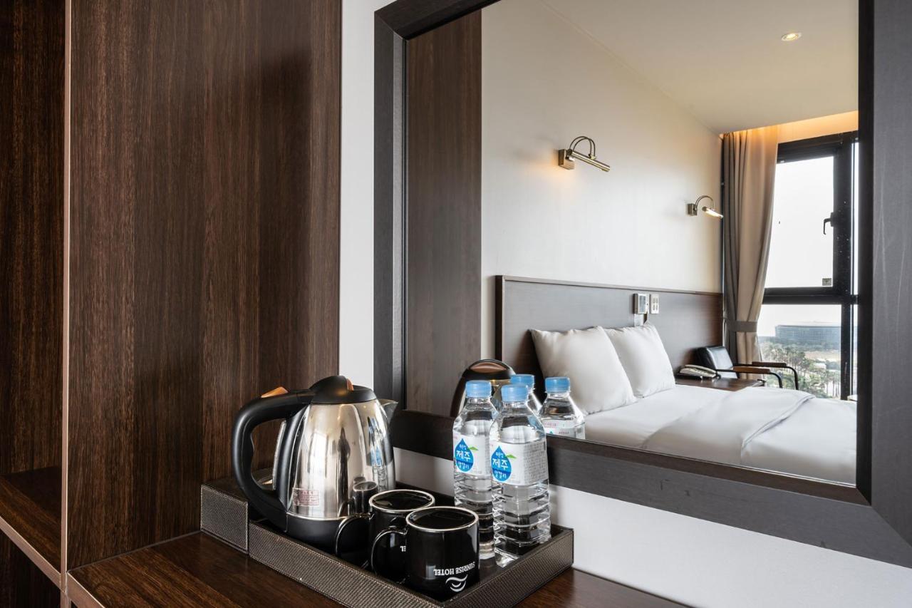 סאוגוויפו Sunrise Hotel Jungmun Branch מראה חיצוני תמונה