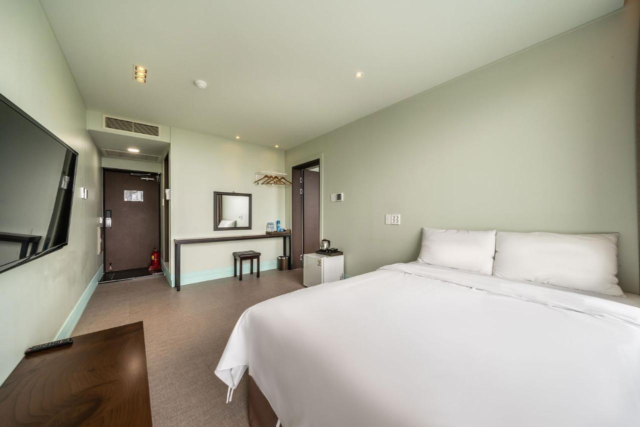 סאוגוויפו Sunrise Hotel Jungmun Branch מראה חיצוני תמונה